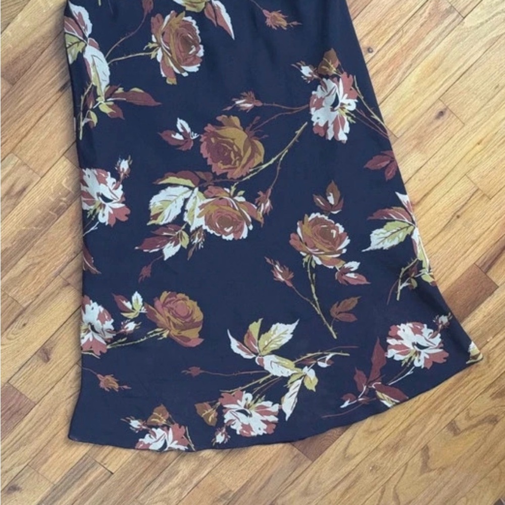 Chic Floral Midi Skirt in Black and Brown